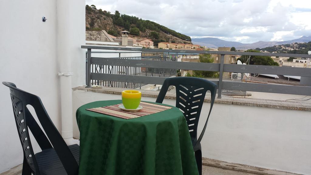 Camere Con Terrazzino Вальдериче Экстерьер фото